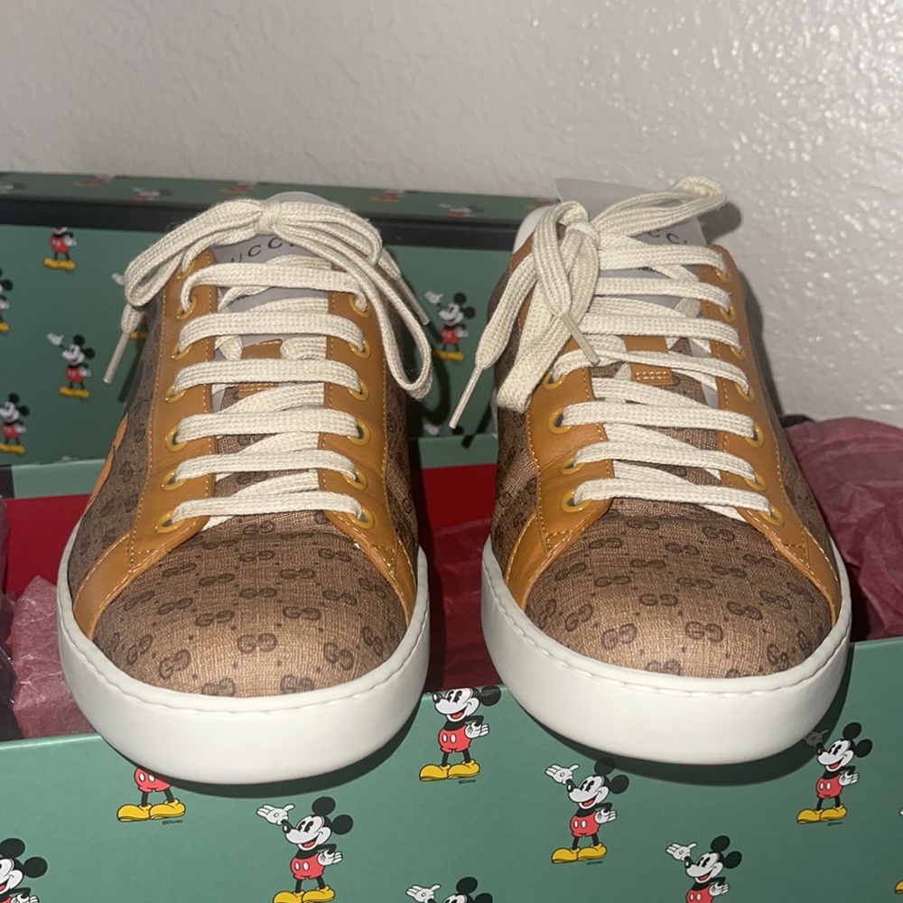 Authentic Gucci x Disney ace Mickey Mouse sneakers in a 10G supreme canvas GG - Picture 3 of 16